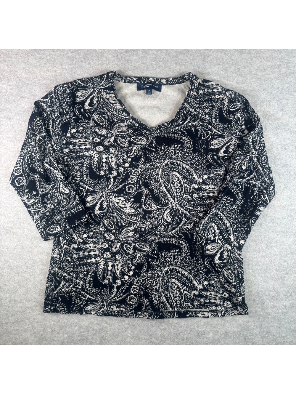 Jones New York Signature Women's Black and White Paisley V-Neck Cotton Top, Size